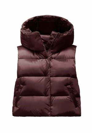 Gilet imbottito senza maniche color bordeaux con tasche frontali e collo alto, progettato per il calore e l'uso esterno.