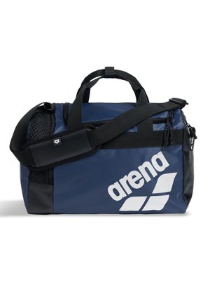 Borsa sportiva Arena blu navy con manici neri, tracolla regolabile, tasca laterale in rete e logo bianco sul davanti.