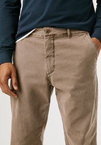 Pepe Jeans REGULAR FIT - Hlače - stone beige