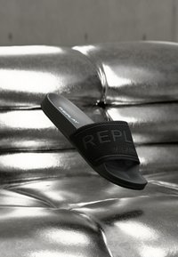 Δεν επιλέχθηκε, black