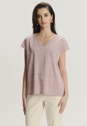 - T-shirt z nadrukiem