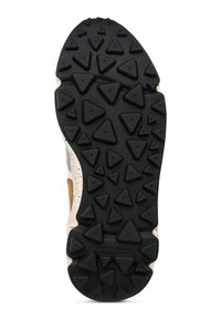 Černá gumová podrážka s trojúhelníkovými vzory a béžovými akcenty. Texturovaný povrch pro trakci, s brandováním na boku.