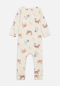 Kreemivärvi pikakäistega beebivoodi ülikond, millel on pehmed värvid ning mustrid Winnie the Pooh, Tiggeri, Eeyore'i ja Pigleti karakteritega.