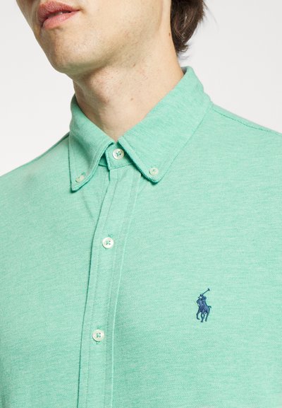 Polo Ralph Lauren FEATHERWEIGHT SHIRT - Camisa - resort green heather
