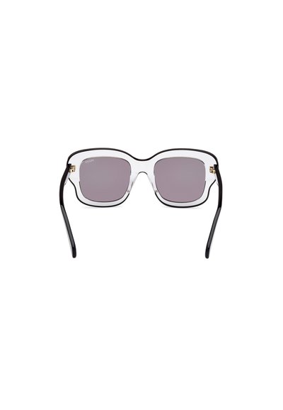 Gafas de sol con montura transparente y acentos negros. Lentes cuadrados con tinte gris, con hardware dorado en los laterales. Diseño clásico.