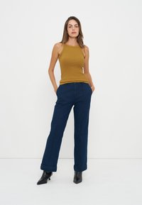 Selected, black/khaki