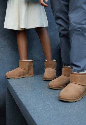 UGG  UNISEX jasnobrązowy