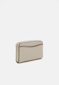 COACH ESSENTIAL SMALL ZIP AROUND CARD CASE - Portofel - chalk