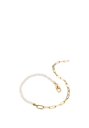 Halskette, die eine Hälfte besteht aus kleinen weißen Perlen, die andere Hälfte aus länglichen goldenen Kettengliedern mit einem goldenen Verschluss.