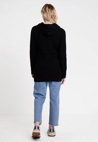 QS Strickjacke - black