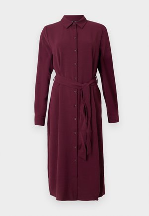 Vestido camiseiro burgundy com mangas longas, fecho de botão à frente e um cinto atado à cintura. Tecido suave, decote com colarinho e fendas laterais.