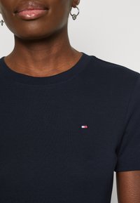 Tommy Hilfiger NEW CODY SLIM  - Džersio suknelė - desert sky