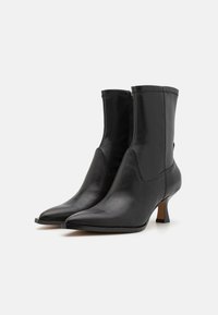 Dolce Vita ARYA - Classic ankle boots - black