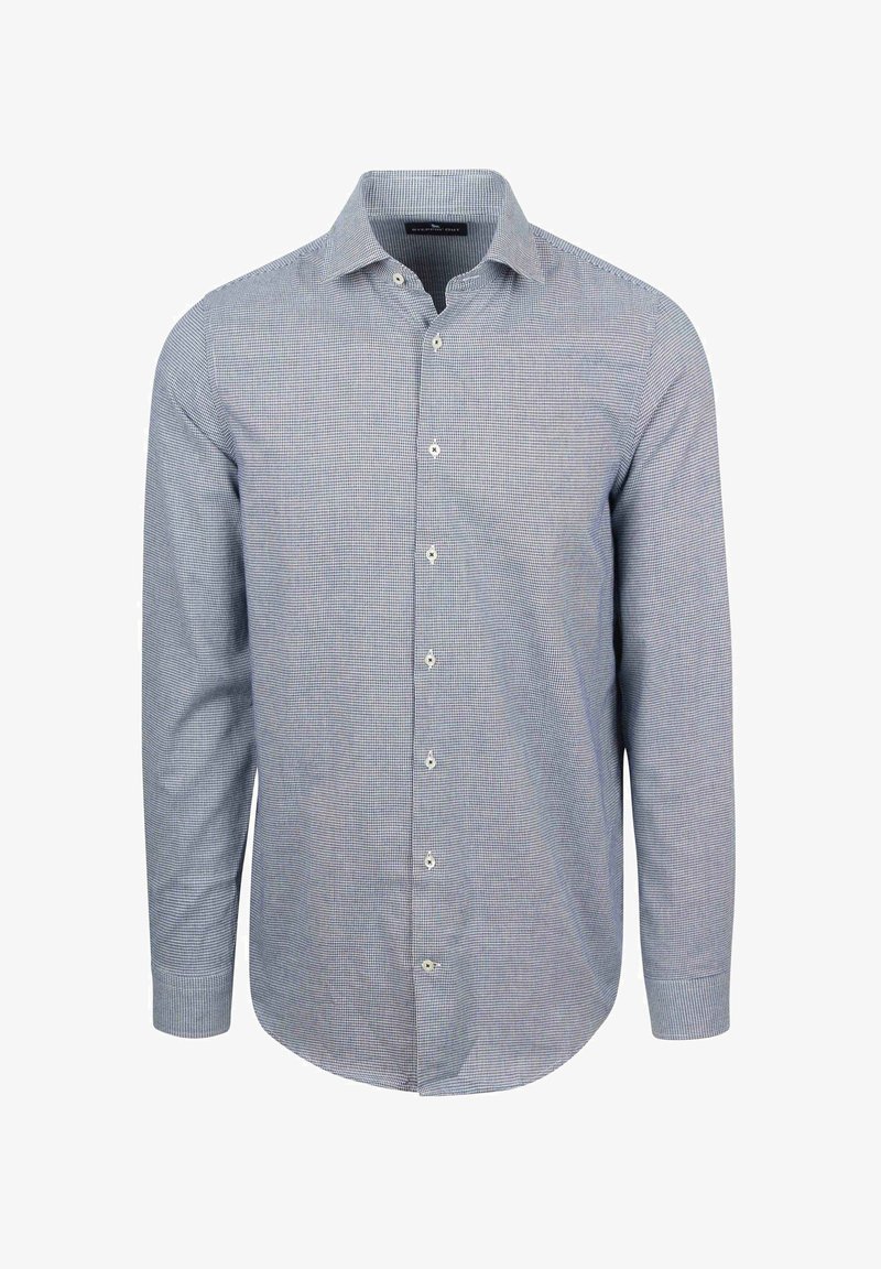 Langärmliges Herrenhemd mit kleinem blau-weißen Karomuster und knöpfbarem Ausschnitt auf einem weißen Hintergrund.