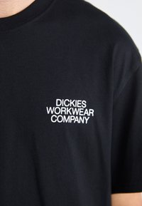 Dickies GRAPHIC TEE - Camiseta estampada - black