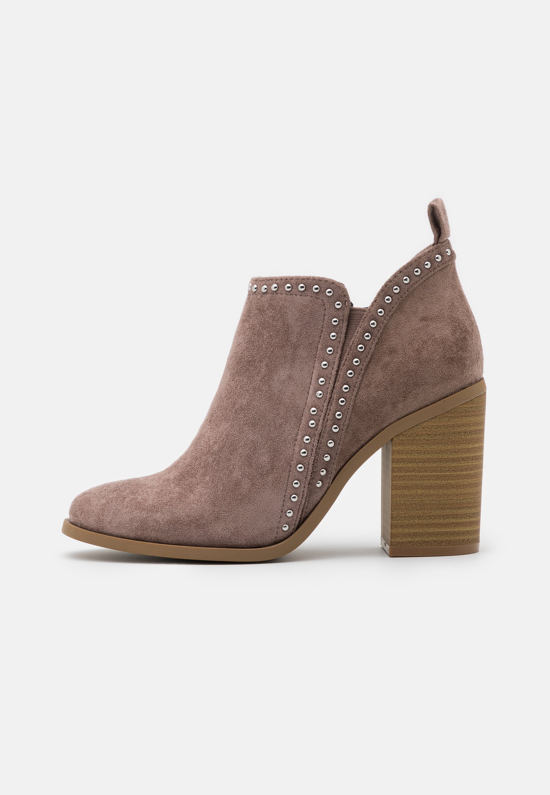 madden girl evita taupe