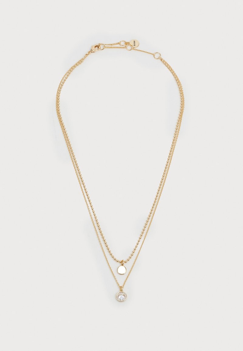Collier à chaîne double en or avec un petit pendentif rond en or sur la chaîne plus courte et un pendentif en pierre précieuse ronde claire sur la chaîne plus longue.