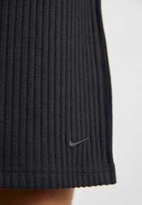 Nike Sportswear SKIRT - Saia lápis - black