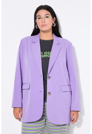 SHAPE LEO-FUTTER - Abrigo corto - purple