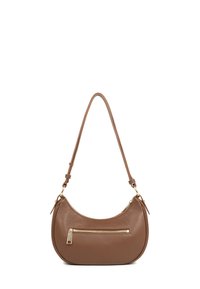 Borsa a spalla in pelle marrone con forma curvata, superfice testurizzata e tasca con zip frontale con dettagli in metallo dorato.