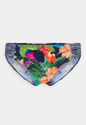 Parte de baixo de fato de banho com um padrão floral escuro, apresentando acentos vibrantes em laranja e verde. Os painéis laterais exibem uma textura em estampa de zebra em preto e branco.
