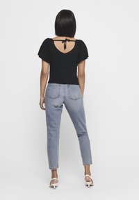 ONLY Printtipaita - black