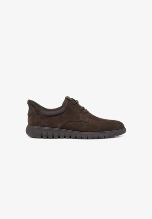 Geox, GEOX HERREN - SNEAKER FLEXTRIDE F PLUS BRAUN 45 - Sportlicher Schnürer - braun