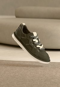 Non sélectionné, dense smoke