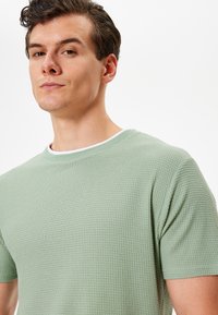 Koton SLIM FIT  zielony