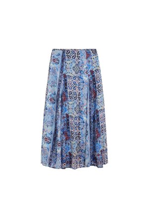 Falda azul plisada con patrones florales multicolor y geométricos en paneles verticales, hasta la rodilla, tela ligera.