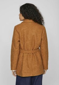VILA GEKNÖPFTE - Trenchcoat - rubber