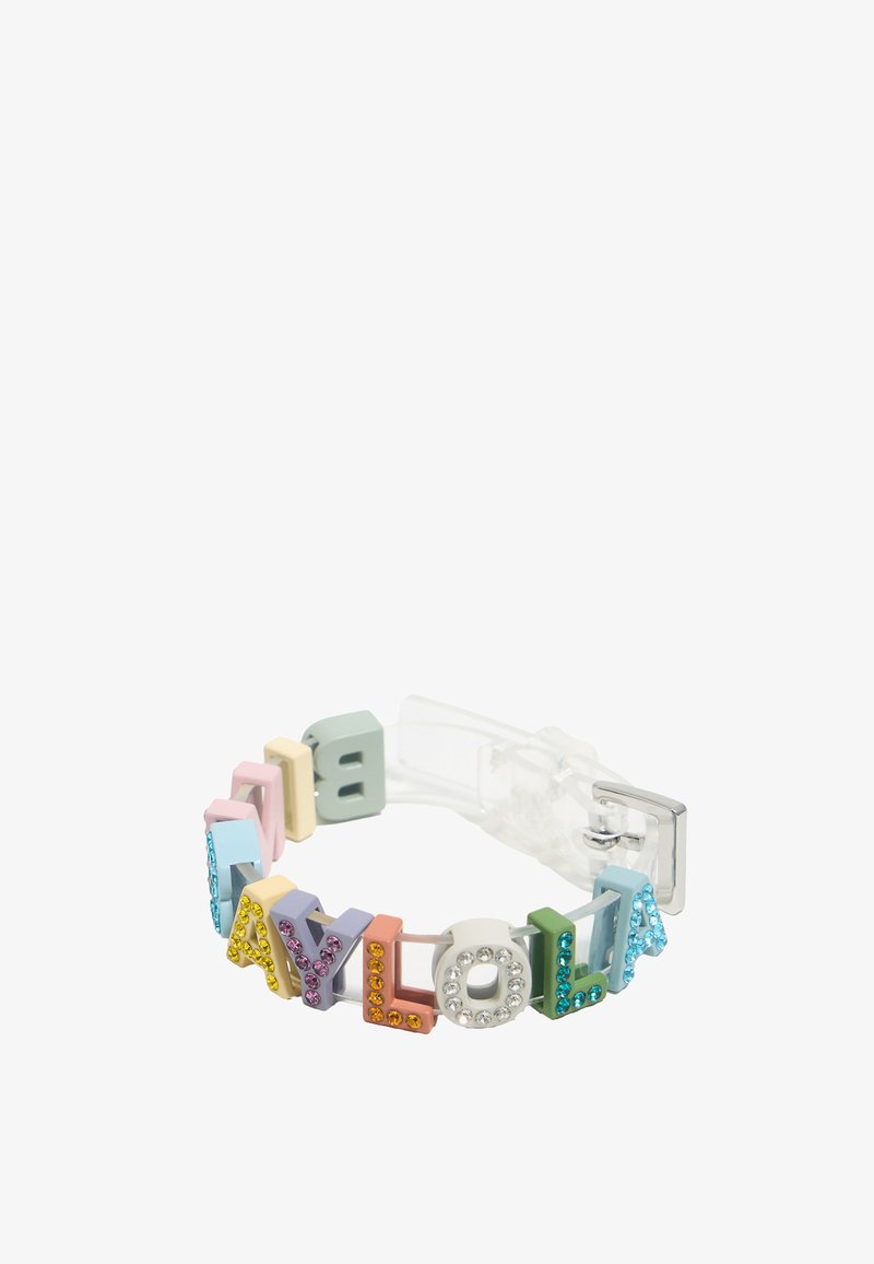 Spalvingas elastingas apyrankė su persipinančiomis raidėmis, rašančiomis "AYLOLA", su blizgančiomis brangakmenių detalėmis. Pagaminta iš plastiko, skaidrus dizainas.