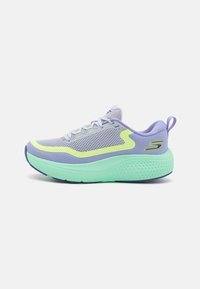 Skechers GO RUN SUPERSONIC MAX Zapatillas purple/lime/morado
