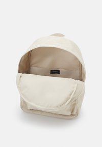 Even&Odd Mugursoma - beige