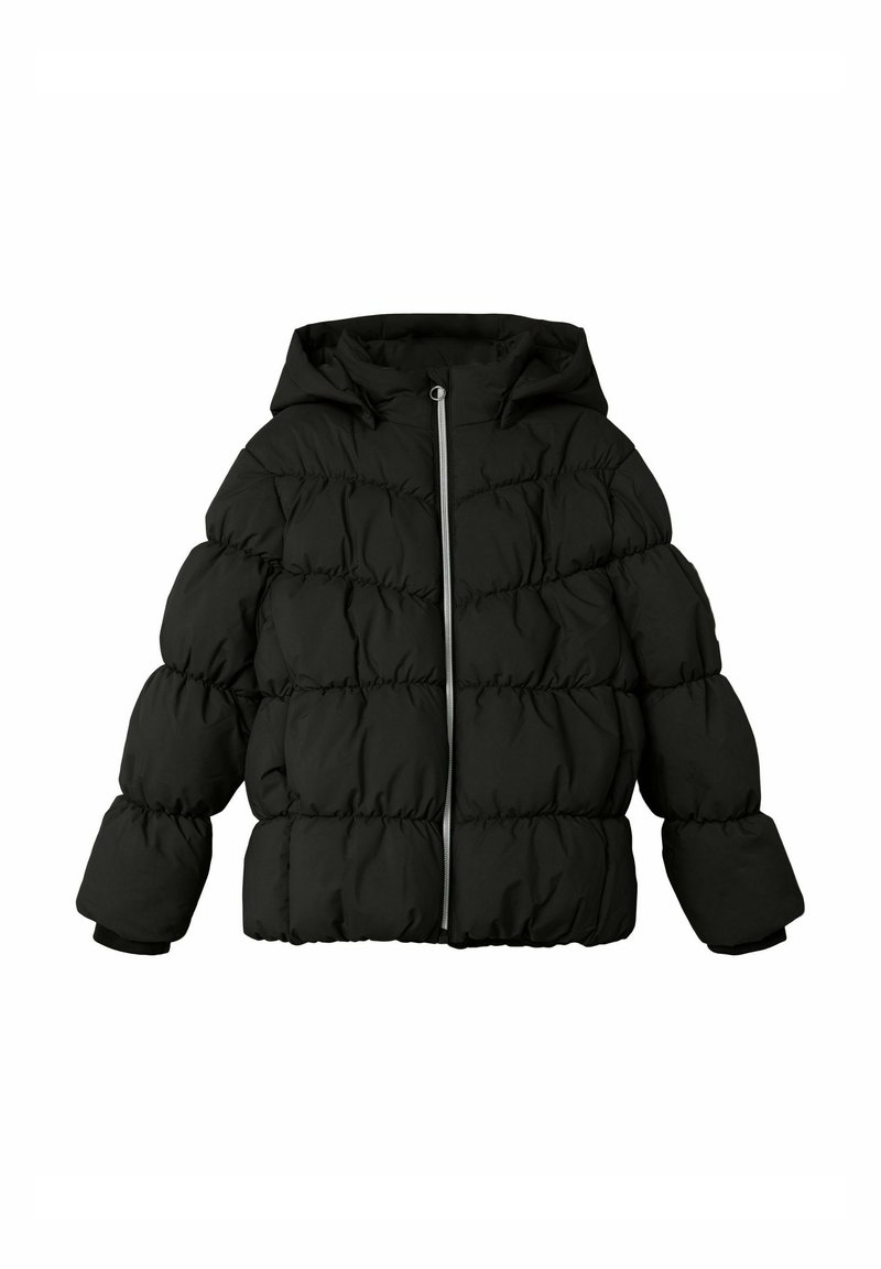 Giacca a vento nera con cappuccio, dotata di chiusura frontale con zip, vestibilità ampia e texture trapuntata. Finitura in tessuto liscio.
