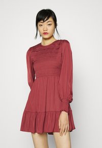 Forever New ROSA SHIRRED DRESS - Vestido de cocktail / Vestido de festa - poached pear