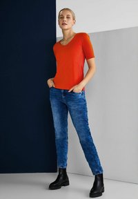 Street One MIT V-AUSSCHNITT - T-shirt basic - orange