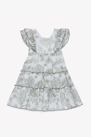 Bijela cvjetna haljina s zelenim vezom, koja ima nabore na rukavima i višeslojni dizajn. Lagana tkanina i kontrastni detalji na rubovima.