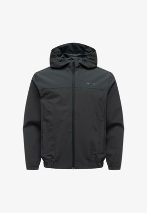 Czarna kurtka z kapturem na zamek, wyposażona w przednie kieszenie, elastyczne mankiety i dół, oraz subtelne logo na lewej piersi.