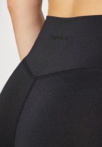 ONLY Play ONPJAM JIMBO TRAIN SHORTS - Leggings - black