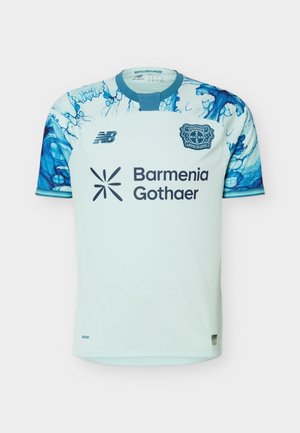 New Balance, BAYER 04 26/27 AWAY SHORT SLEEVE  - Ρούχα για κλαμπ - light blue