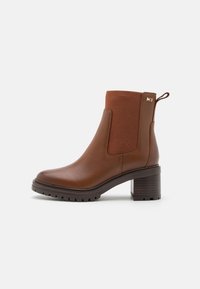 Neselectat, cognac brown