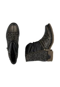 Bottines en cuir noir avec imprimé léopard, dotées d'un détail de fermeture éclair sur le côté et d'un petit talon empilé. Tige texturée avec des accents lisses.