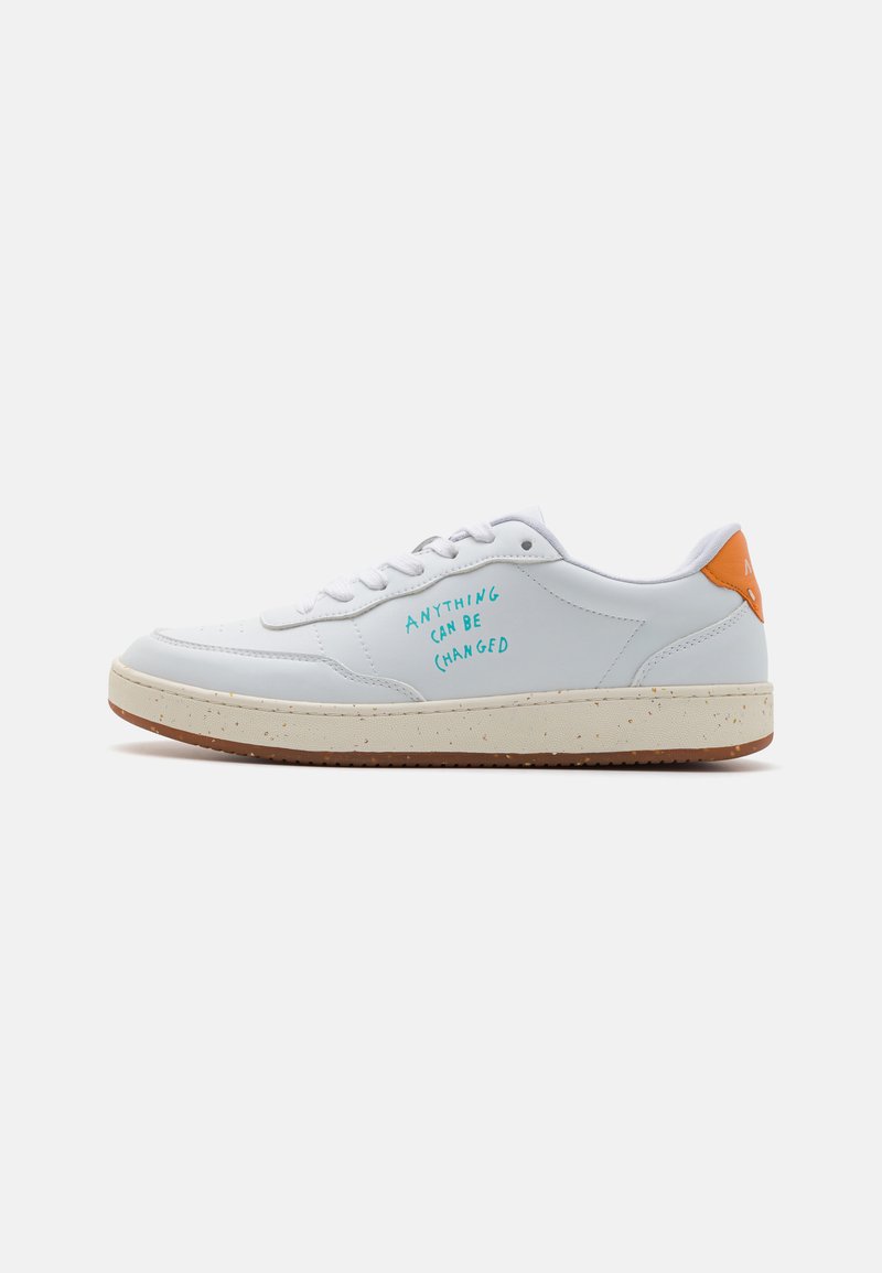 ACBC EVERGREEN BICOLOR UNISEX - Sportcipő - white/salmon/acquamarina