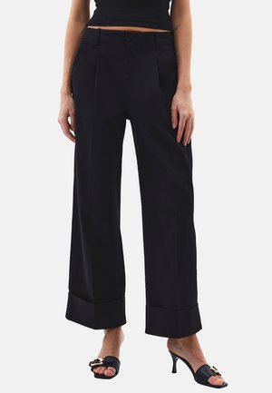 PLEATED ULTRA HIGH WAIST STRAIGHT - Pantaloni - black