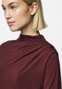 Pieces PCMADISON DRAPED - Maglietta a manica lunga - tawny port