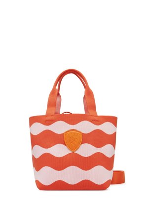 Borsa tote arancione e bianca con strisce ondulate, due manici corti e un piccolo logo cucito al centro frontale.