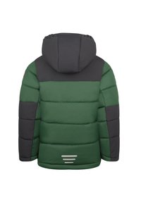 Padded jacket s tmavě zeleným tělem a tmavě šedými rameny, s kapucí, horizontálním švem a reflexními detaily na zádech.