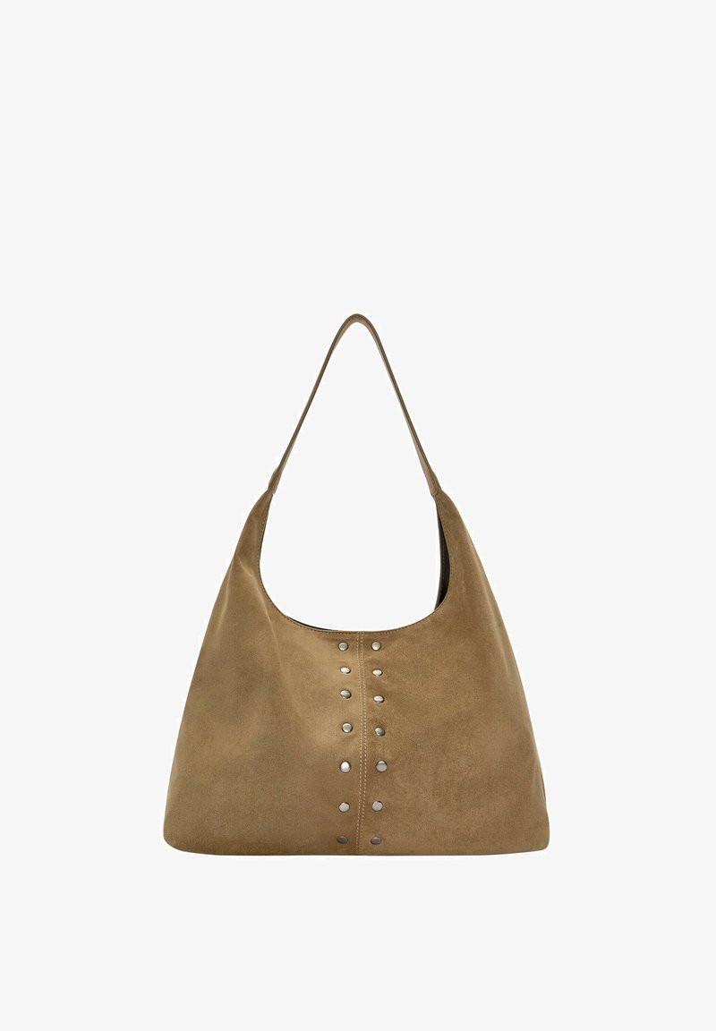 Geantă de umăr din suede bej, cu un design lejer, având studs metalici pe față pentru detalii și o curea unică, lată.