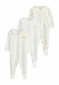 Drei weiße Babykombi aus weichem Stoff. Jede verfügt über goldene Sterne und Monde, wobei eine einen Kragen und gestickten Text hat.